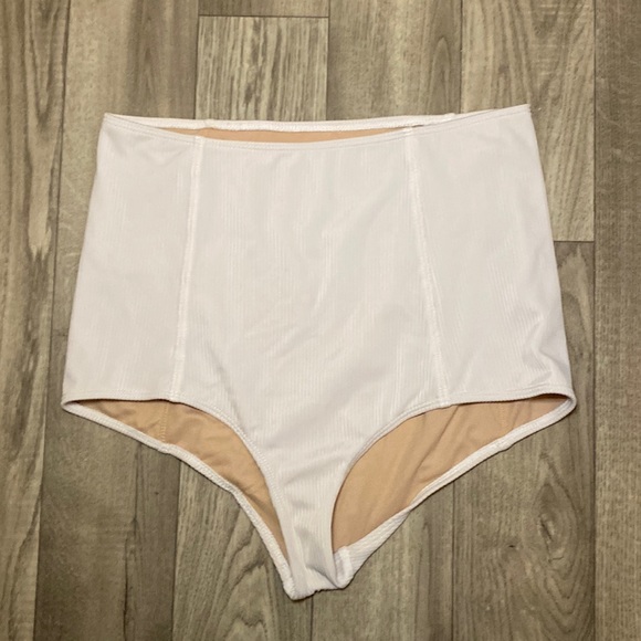 Kortni Jeane Extended High-Waisted Bottoms - Picture 2 of 5